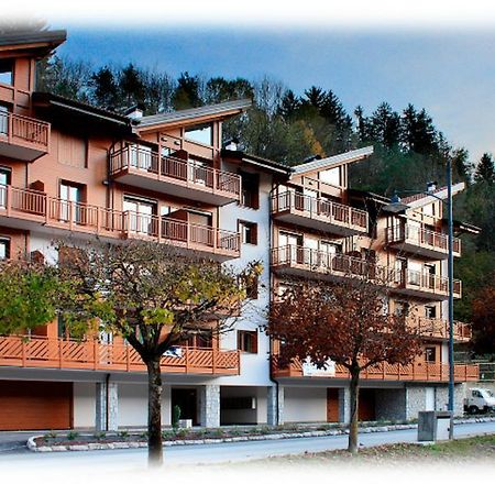 コマーノ・テルメResidenza Finestra Sul Parcoアパートメント エクステリア 写真